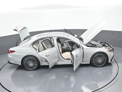 Used 2025 Mercedes-Benz E 350 Sedan image 80