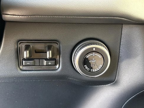 New 2025 Lincoln Navigator Reserve image 32