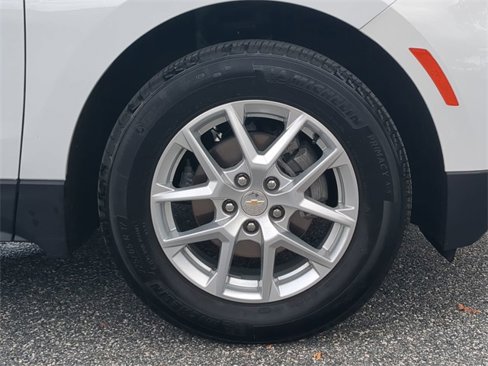 Used 2024 Chevrolet Equinox LS w/ LS Convenience Package image 27