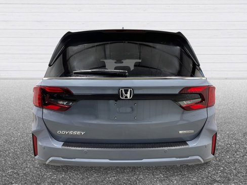 New 2026 Honda Odyssey Touring image 4