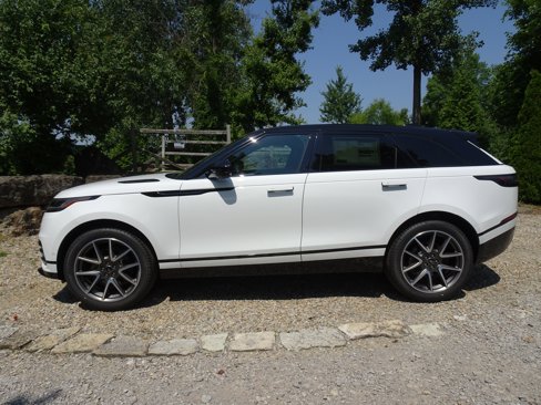 New 2026 Land Rover Range Rover Velar Dynamic SE image 7