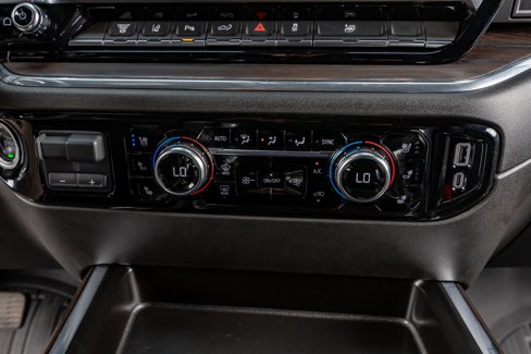 Used 2025 GMC Sierra 3500 SLT w/ SLT Convenience Package image 27