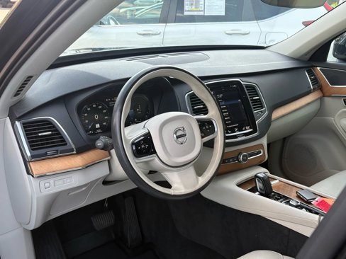Used 2021 Volvo XC90 T8 Inscription Expression w/ Protection Package Premier image 9