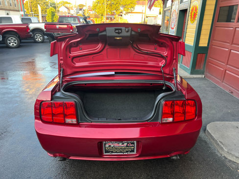 Used 2005 Ford Mustang GT Premium image 23