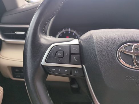 Used 2023 Toyota Highlander XLE image 26