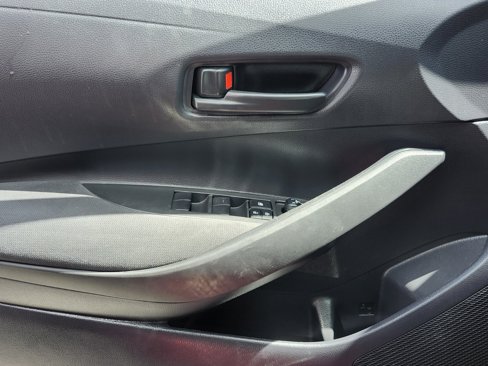 Used 2022 Toyota Corolla LE image 27