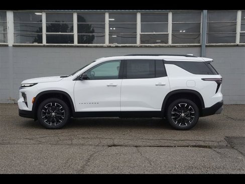 New 2026 Chevrolet Traverse LT image 2