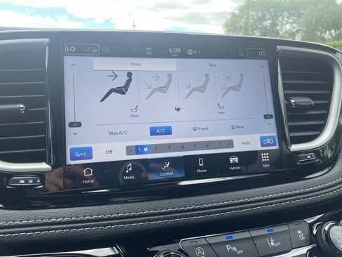 New 2026 Chrysler Pacifica Select image 24