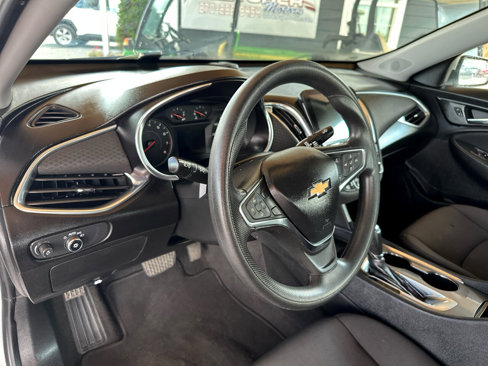 Used 2020 Chevrolet Malibu LT image 27
