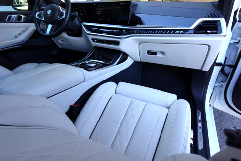 Used 2023 BMW X7 xDrive40i w/ M Sport Package image 16