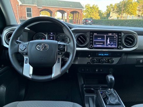 Used 2022 Toyota Tacoma SR5 w/ Technology Package image 14