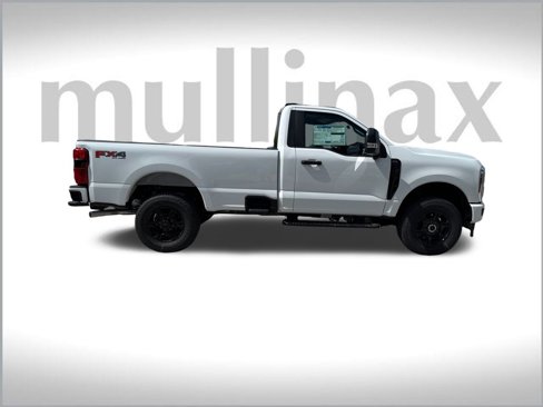 New 2025 Ford F350 4x4 Regular Cab Super Duty image 15