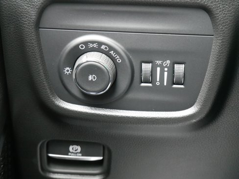 New 2025 Jeep Grand Cherokee Overland w/ Adv Protech Group III image 17