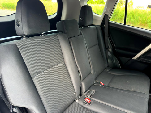 Used 2015 Toyota RAV4 LE image 13