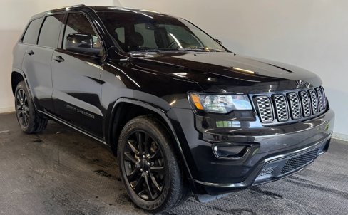 Used 2019 Jeep Grand Cherokee Altitude image 4
