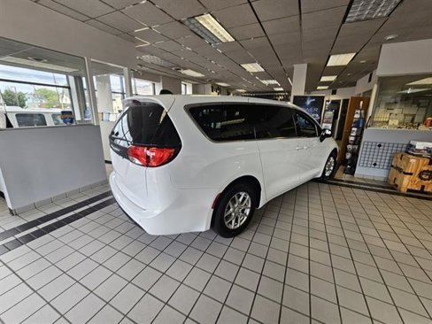 New 2026 Chrysler Voyager LX image 4