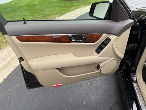 Used 2011 Mercedes-Benz C 300 4MATIC Sedan image 35