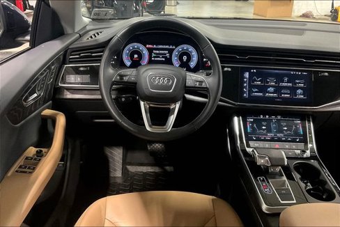 Certified 2025 Audi Q8 Premium image 5