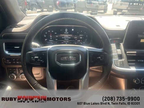 Used 2022 GMC Yukon SLT w/ SLT Premium Package image 4