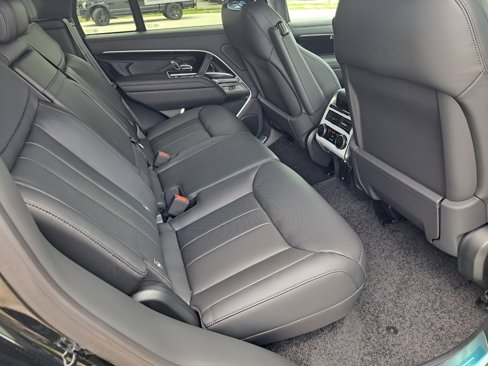 New 2025 Land Rover Range Rover SE image 5