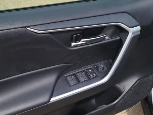 Used 2023 Toyota RAV4 XLE image 24