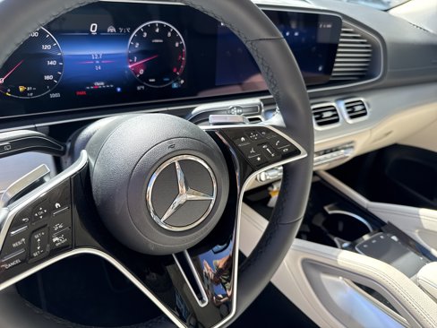 New 2026 Mercedes-Benz GLS 450 4MATIC image 8
