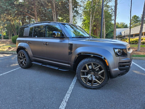Used 2025 Land Rover Defender 110 image 16
