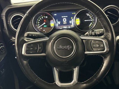 Used 2023 Jeep Wrangler Unlimited Sahara w/ Cold Weather Group image 4