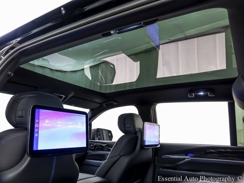 New 2026 Cadillac Escalade IQ Luxury 1 w/ LPO, Radiant Package image 11
