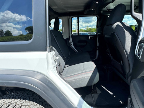 Used 2025 Jeep Wrangler Unlimited Rubicon image 28