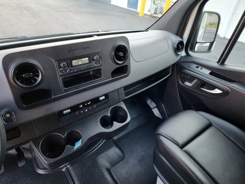 Used 2020 Mercedes-Benz Sprinter 3500 image 11