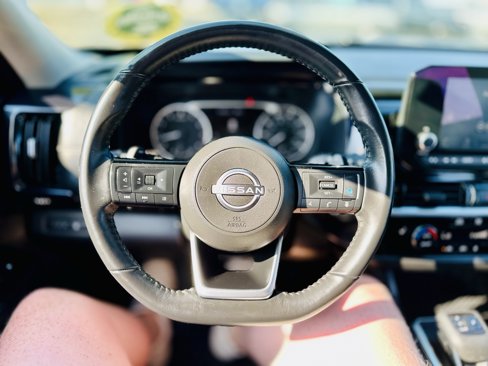 Used 2022 Nissan Pathfinder SV image 21