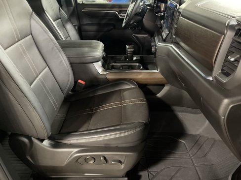 Used 2024 Chevrolet Silverado 1500 High Country w/ High Country Premium Package image 16