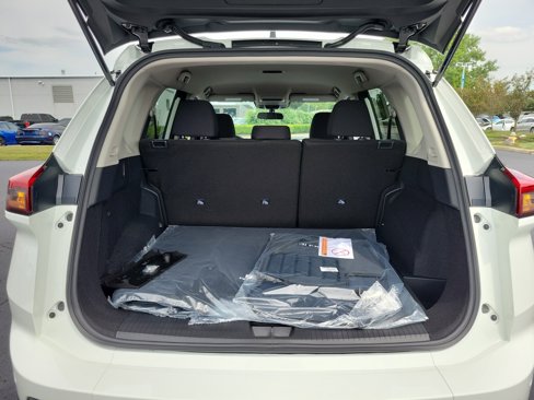 New 2026 Nissan Rogue S image 8