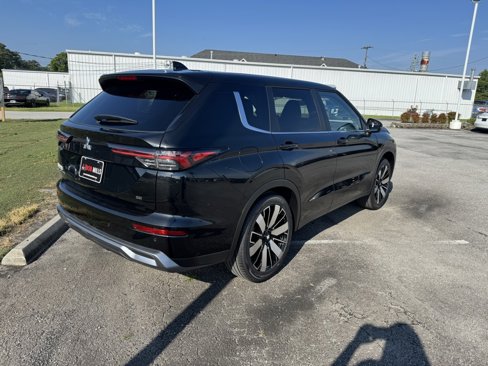 New 2025 Mitsubishi Outlander SE image 7