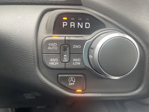 New 2026 RAM 1500 4x4 Crew Cab image 23
