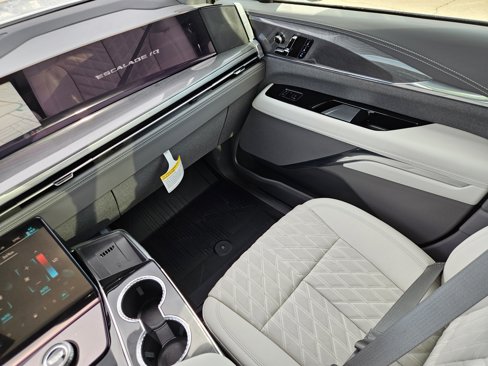 New 2026 Cadillac Escalade IQ Sport 1 w/ LPO, ONYX Package image 16