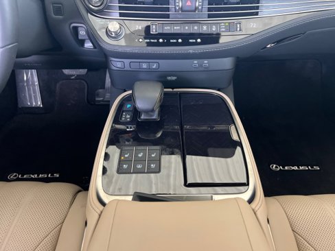 Used 2024 Lexus LS 500 image 26