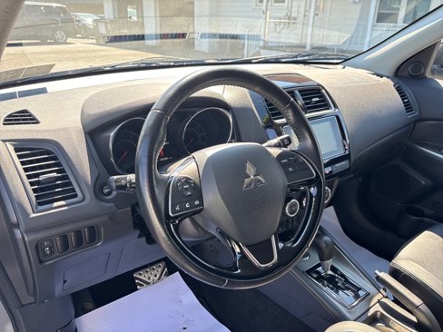 Used 2018 Mitsubishi Outlander Sport SEL image 11