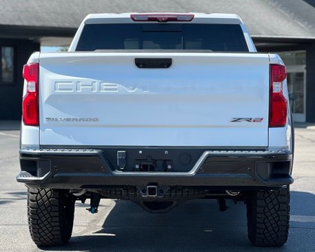 Used 2023 Chevrolet Silverado 1500 ZR2 w/ Technology Package image 6