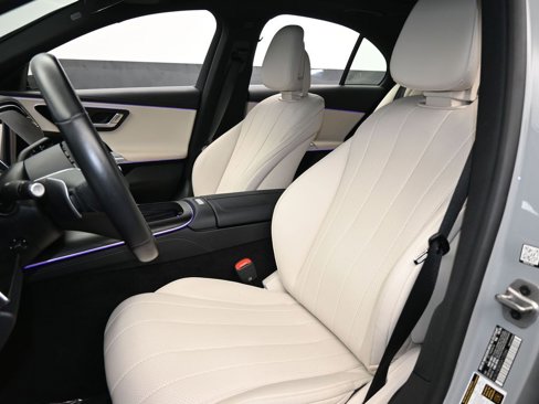 Used 2025 Mercedes-Benz E 350 Sedan image 40