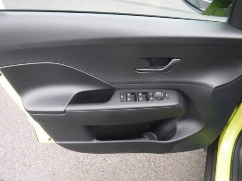 New 2025 Hyundai Kona SE image 9