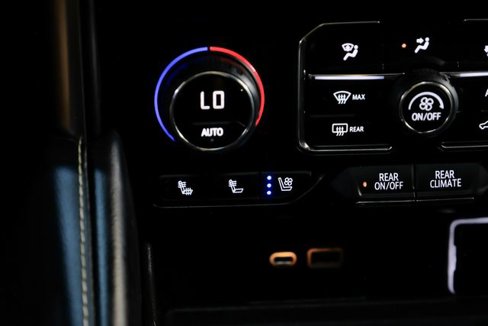 Used 2022 Chevrolet Suburban Premier image 30