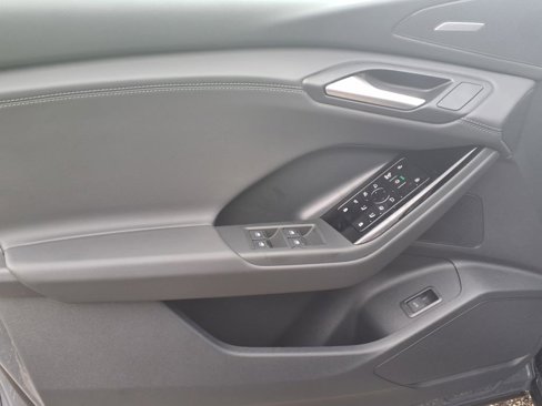 New 2025 Audi Q6 e-tron Premium Plus image 13