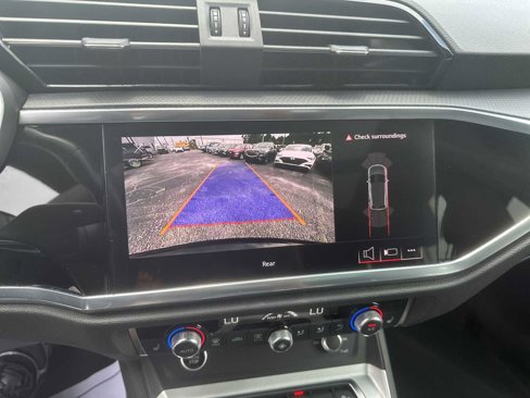 Used 2024 Audi Q3 2.0T Premium image 18