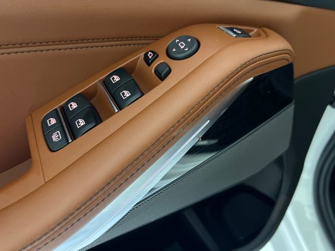 New 2026 BMW X7 M60i image 24