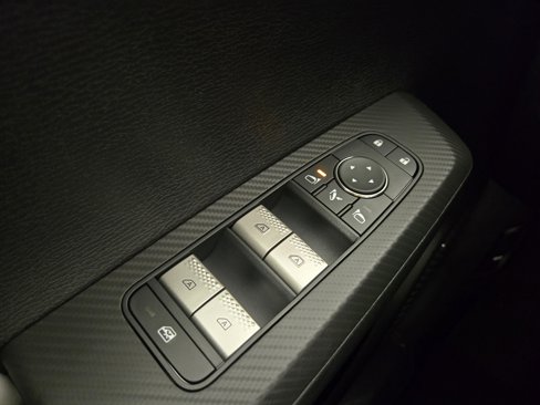 New 2025 Mitsubishi Outlander SE image 29