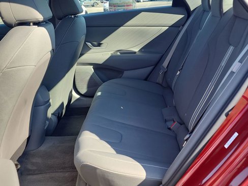 Certified 2024 Hyundai Elantra SEL image 33