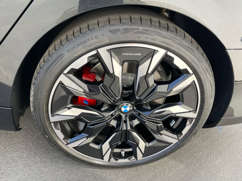New 2026 BMW 550e xDrive w/ Premium Package image 21