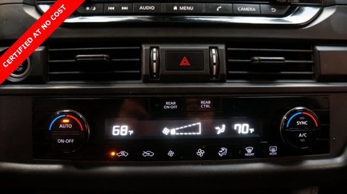 Used 2024 Nissan Pathfinder S image 17